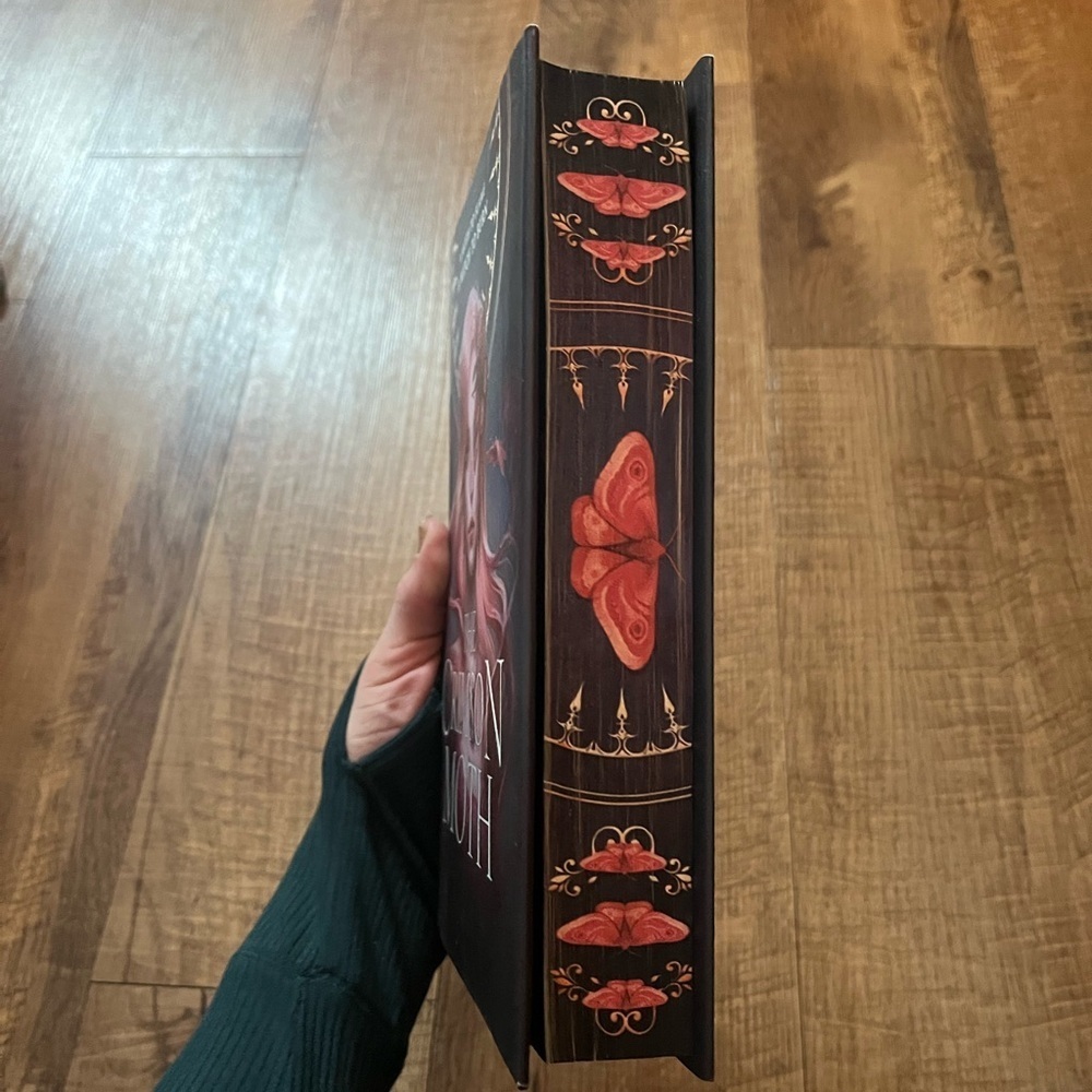 Fairyloot The Crimson Moth - Picture 3 of 10